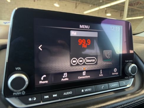 Used 2023 Nissan Rogue S FWD image 16