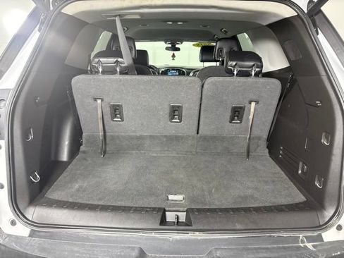 Used 2018 Chevrolet Traverse LT FWD image 28