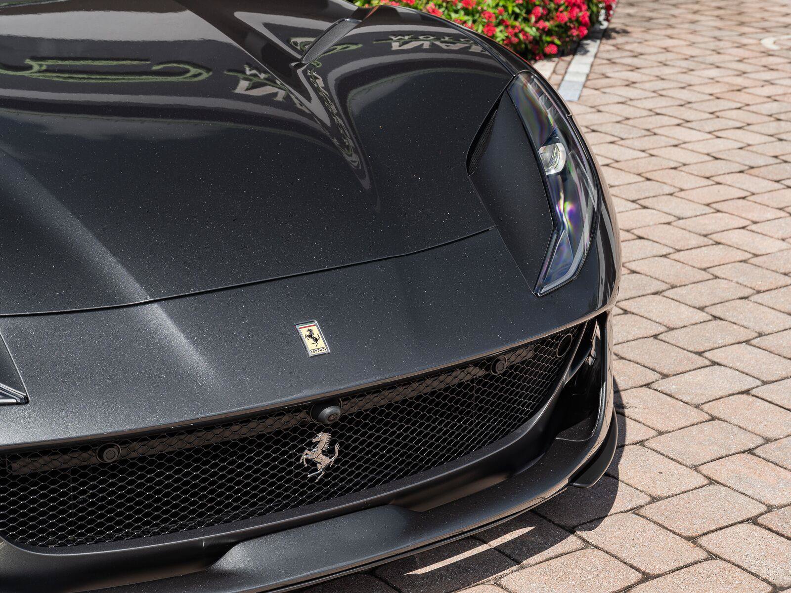 Used 2022 Ferrari 812 GTS RWD image 11