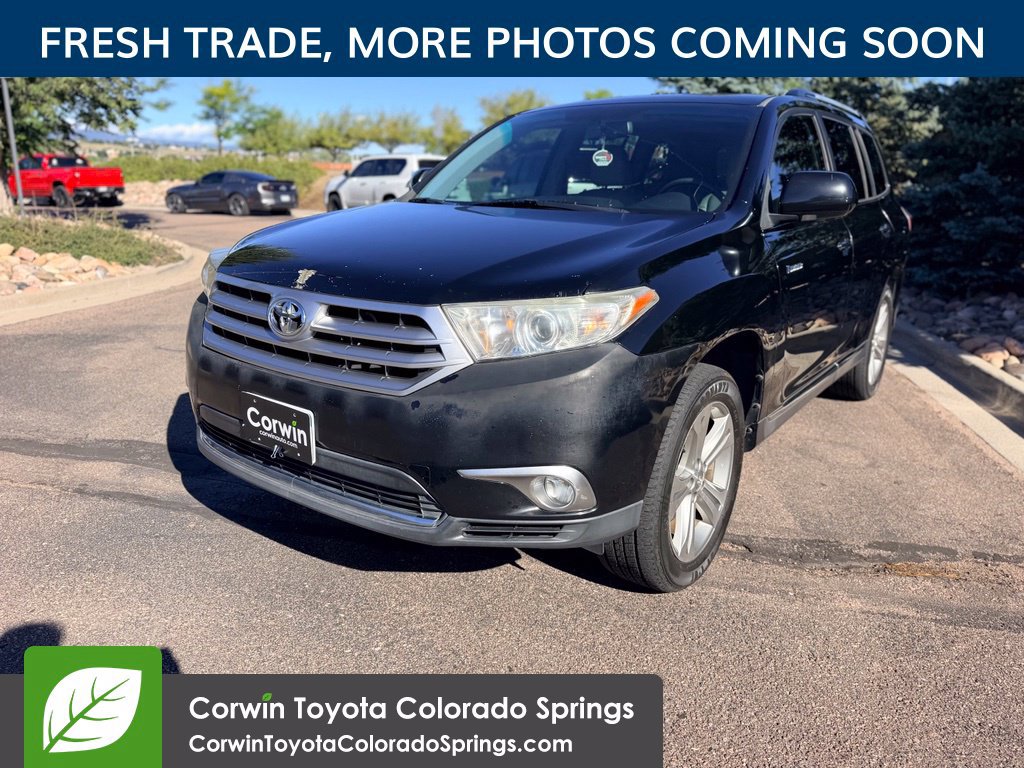 Used 2012 Toyota Highlander Limited w/ Tow Pkg AWD/4WD image 3