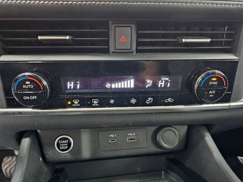 Used 2023 Nissan Rogue SV image 21