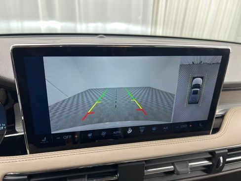 Used 2023 Lincoln Corsair AWD w/ Equipment Group 101A image 21