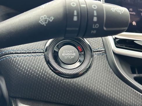 New 2025 Jeep Compass Latitude w/ Sun & Sound Group image 48