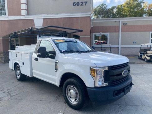 Used 2018 Ford F350 XL w/ Power Equipment Group image 9