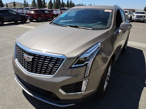 Used 2023 Cadillac XT5 Premium Luxury FWD image 3