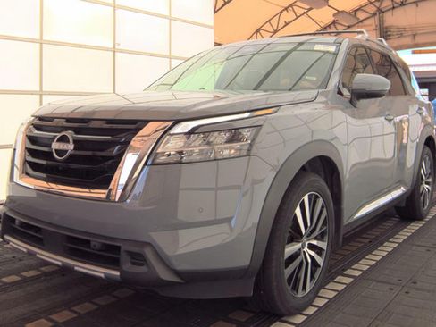 Used 2024 Nissan Pathfinder Platinum w/ Cargo Package FWD image 2