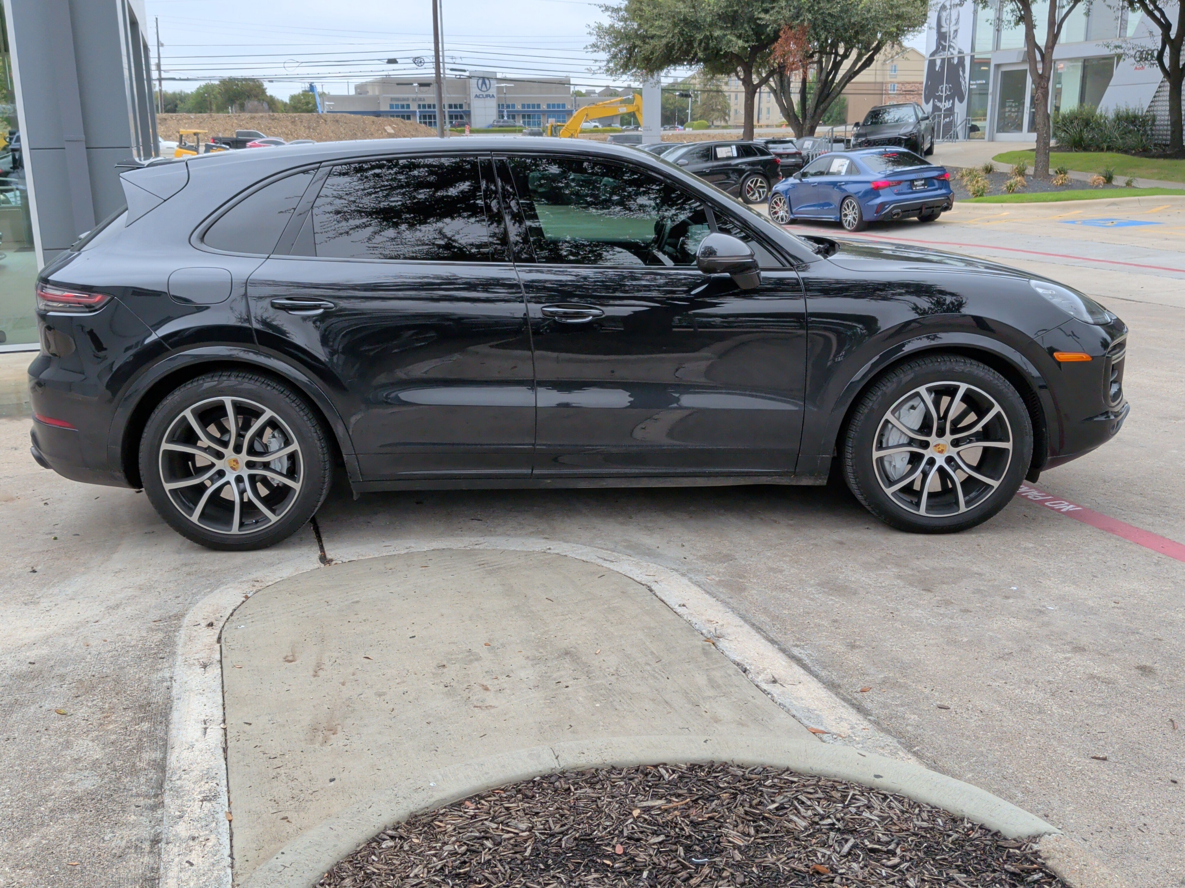 Used 2022 Porsche Cayenne Turbo AWD/4WD image 11