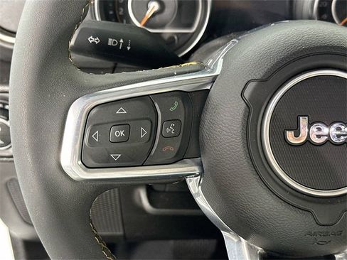 Used 2023 Jeep Gladiator Overland image 20