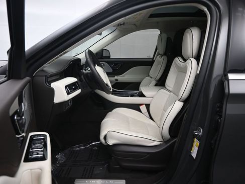 Used 2023 Lincoln Aviator Black Label w/ Class IV Trailer Tow Package AWD/4WD image 25