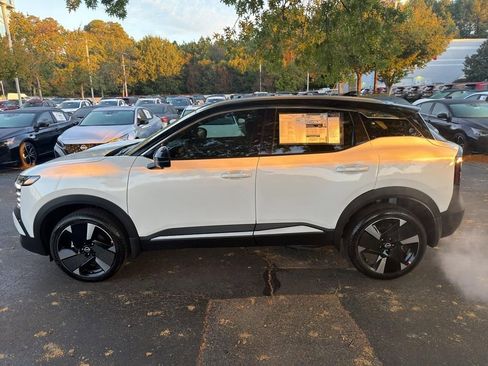 New 2026 Nissan Kicks SR image 4