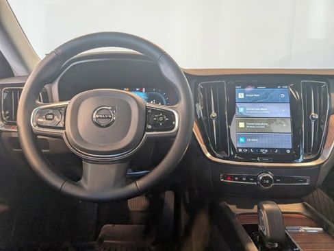 Used 2024 Volvo V60 B5 Cross Country Plus image 16