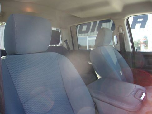 Used 2015 RAM 2500 Tradesman w/ Chrome Appearance Group AWD/4WD image 15