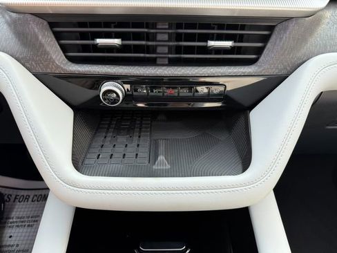 Used 2025 Ford Explorer Platinum w/ Ultimate Package image 37