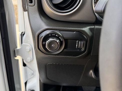 Used 2023 Jeep Wrangler Sport S image 20