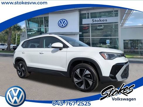 New 2026 Volkswagen Taos SE image 1