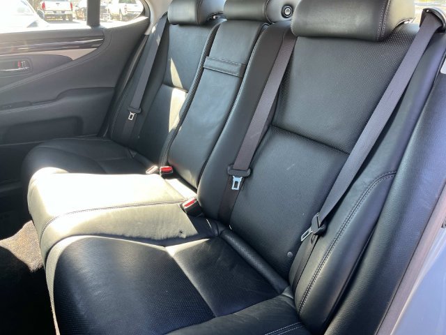 Used 2014 Lexus LS 460 w/ Comfort Package RWD image 23