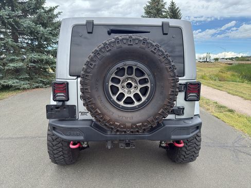 Used 2018 Jeep Wrangler Unlimited Rubicon w/ Dual Top Group image 9