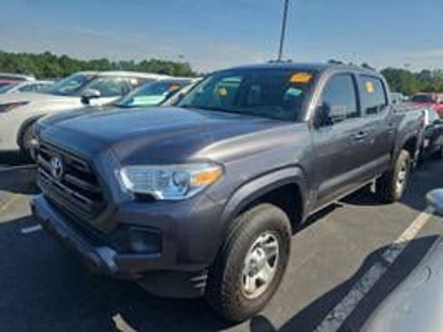 Used 2017 Toyota Tacoma SR RWD image 1