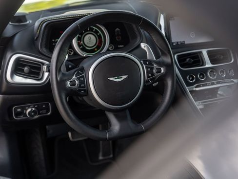 Used 2022 Aston Martin DB11 Volante RWD image 35