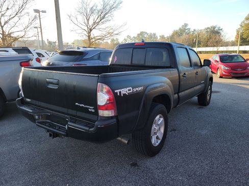 Used 2014 Toyota Tacoma PreRunner image 16