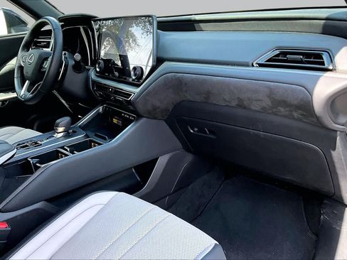 Used 2025 Lexus TX 500h AWD w/ Technology Package image 19