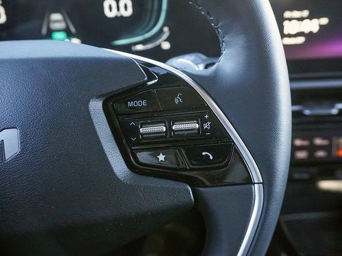 Used 2025 Kia Niro EX w/ EX Cold Weather Package image 51