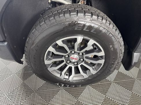 Used 2019 GMC Sierra 1500 AT4 w/ AT4 Premium Package AWD/4WD image 10