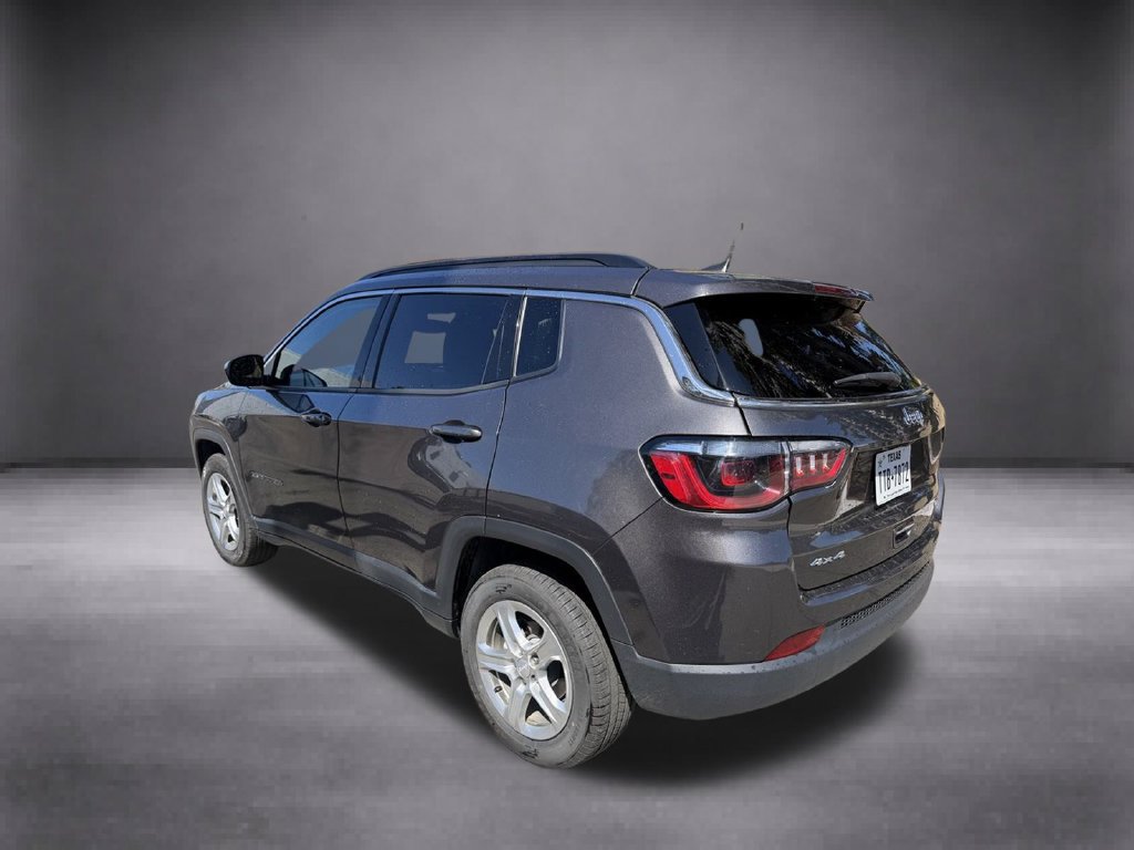 Used 2024 Jeep Compass Latitude AWD/4WD image 13
