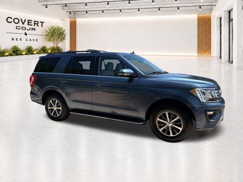 Used 2018 Ford Expedition XLT w/ Equipment Group 202A RWD image 15
