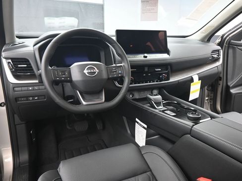 New 2026 Nissan Rogue Platinum w/ Platinum Premium Package image 15