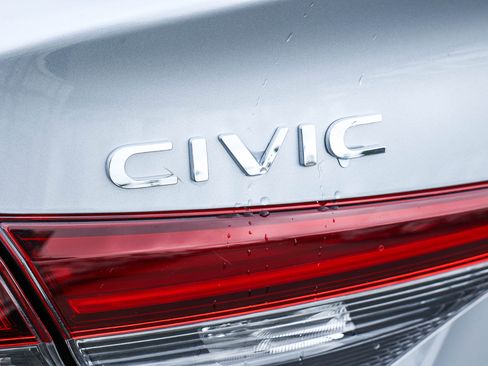 Used 2025 Honda Civic Sport image 9