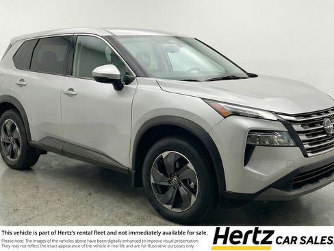 Used 2025 Nissan Rogue SV image 1