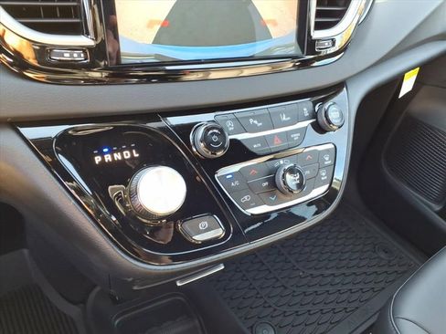 New 2026 Chrysler Voyager LX image 25