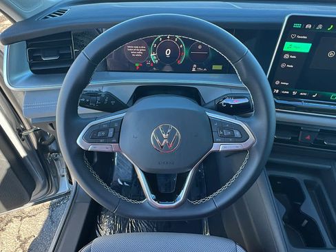 New 2026 Volkswagen Tiguan SE AWD/4WD image 18