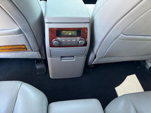 Used 2011 Toyota Highlander Limited w/ Tow Pkg AWD/4WD image 15