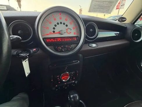 Used 2011 MINI Cooper Clubman w/ Premium Pkg image 9