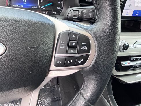 Used 2023 Ford Explorer XLT AWD/4WD image 26