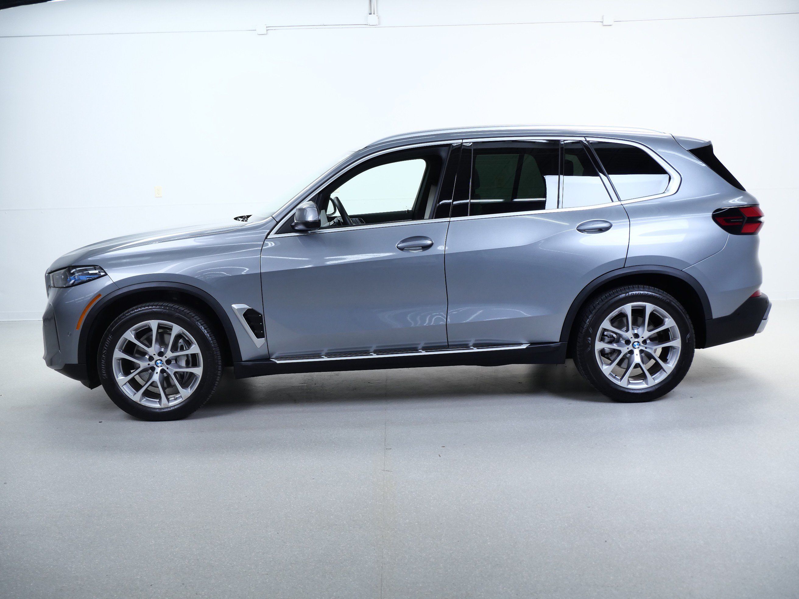 Used 2026 BMW X5 xDrive40i AWD/4WD image 10