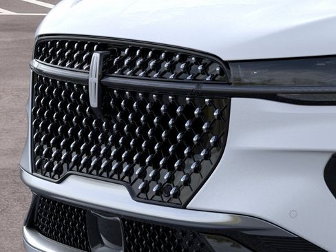 New 2026 Lincoln Nautilus Reserve AWD/4WD image 17