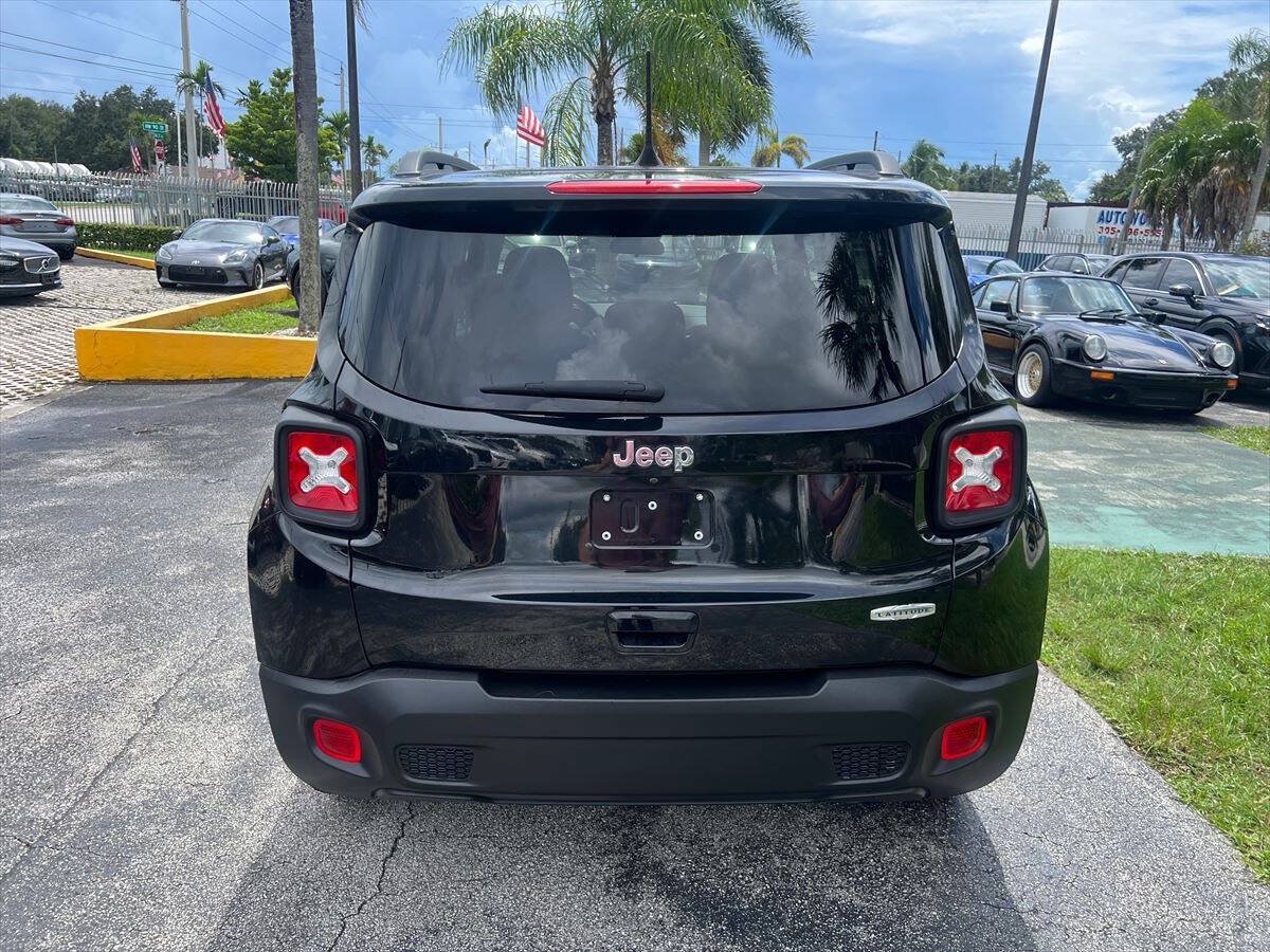 Used 2021 Jeep Renegade Latitude FWD image 6