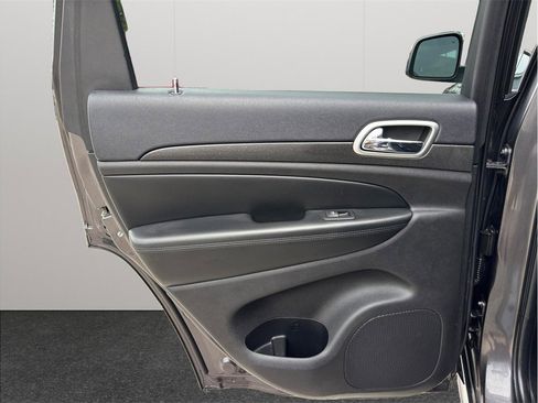 Used 2015 Jeep Grand Cherokee Altitude RWD image 34