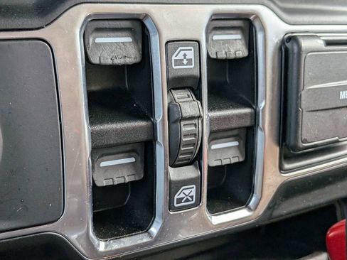Used 2021 Jeep Wrangler Unlimited Sahara w/ Cold Weather Group AWD/4WD image 27