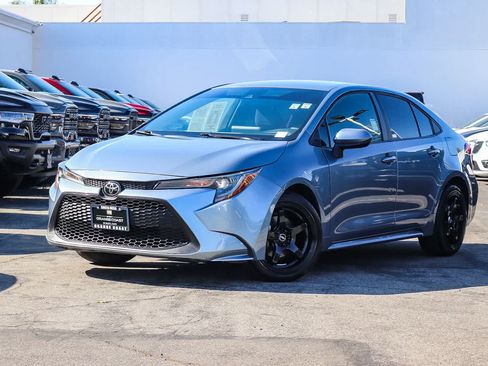 Used 2022 Toyota Corolla LE FWD image 1