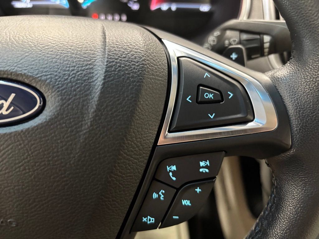 Used 2018 Ford Edge Titanium w/ Equipment Group 301A AWD/4WD image 20