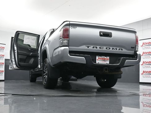 Used 2023 Toyota Tacoma TRD Sport AWD/4WD image 40