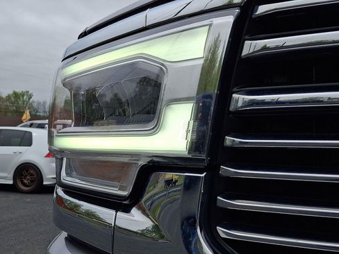 Used 2024 RAM 2500 Laramie AWD/4WD image 9