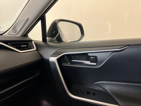 Used 2023 Toyota RAV4 XLE Premium image 29