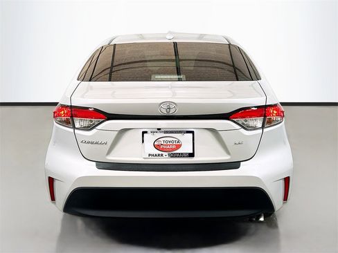 Used 2024 Toyota Corolla LE image 5