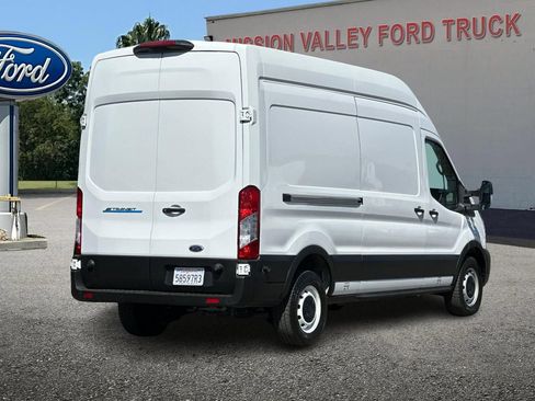 Used 2022 Ford E-Transit 148 High Roof w/ Load Area Protection Package RWD image 4
