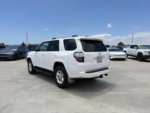 Used 2019 Toyota 4Runner SR5 Premium RWD image 2